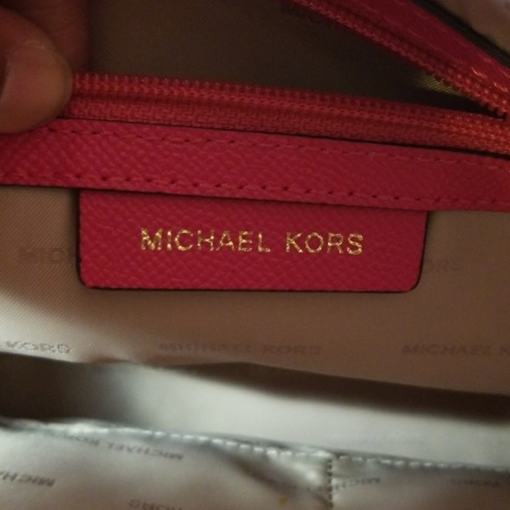 Michael Kors Handbag - Picture 6 of 7